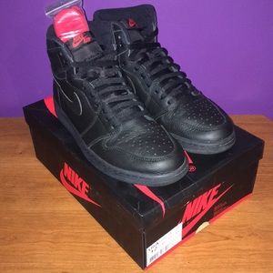 Air Jordan 1 High OG Triple Black